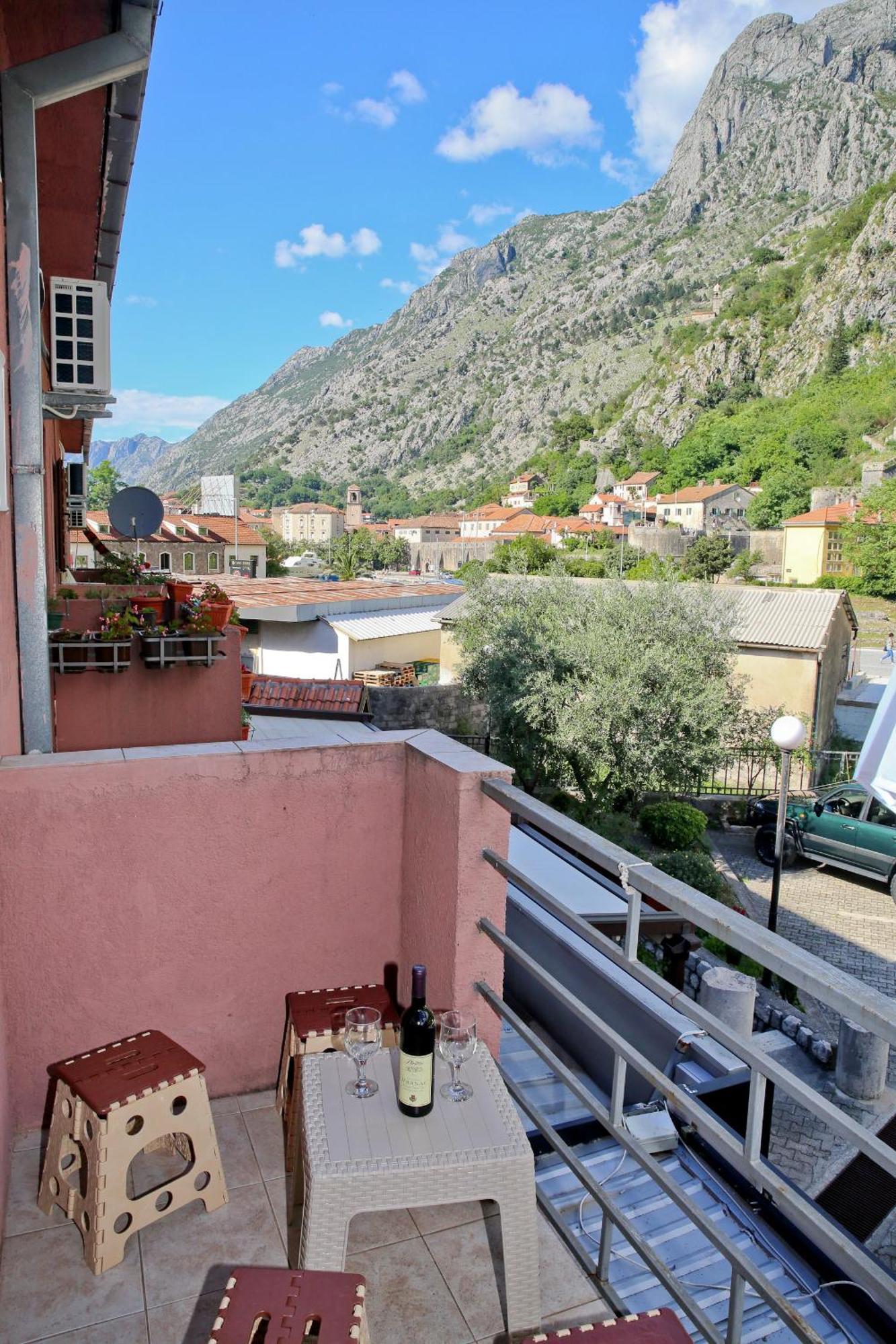 Tina Gurdic Apartment Kotor